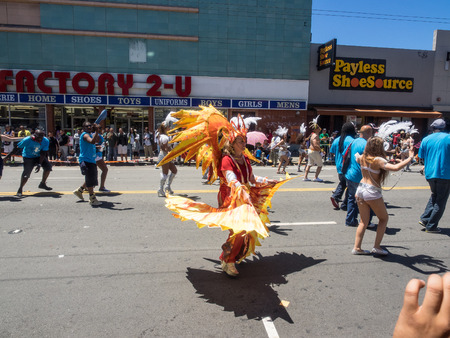SAN FRANCISCO, CA/USA - MAY 25: San Francisco Carnaval Grand Parade on Memorial Day Weekend 2014 in San Francisco.のeditorial素材