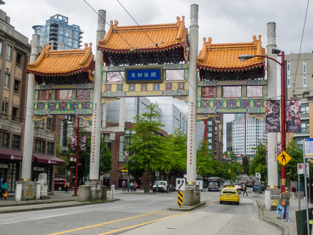 Millennium Gate on Pender Street in Vancouver Chinatownのeditorial素材