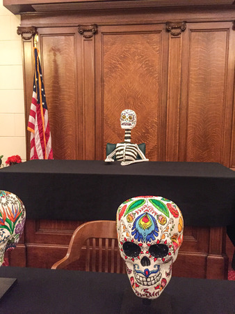 Redwood City, CA/USA - November 6, 2016: Dia de Los Muertos celebration to tonor the dead with a parade and party in downtown Redwood City. The celebration will include music, kids activities, traditional food, vendors and altars contest at the San Mateo のeditorial素材