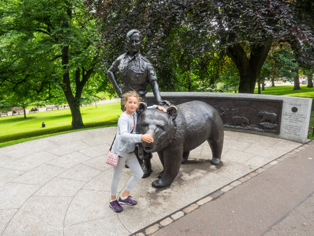 Wojtek the Soldier Bear Memorial in Princes Street Gardens, Edinburgh, Scotland.のeditorial素材