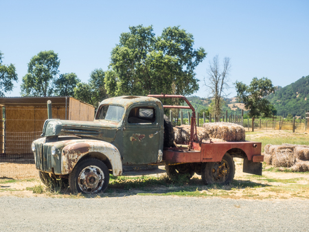 1947 Ford half-ton jailbar pickup had a stronger frame and a more modern suspension and driveline than its predecessors.のeditorial素材