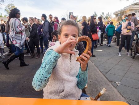 MOUNTAIN VIEW, CA/USA - December 9 2017: German Holiday Market (Weihnachtsmarkt) on Saturday, December 9, 2017 at City Hall Plaza in Mountain View, Californiaのeditorial素材