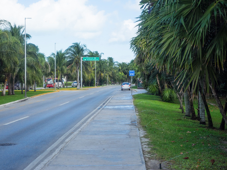 Boulevard Kukulcan (Hotel Zone) in Cancun, Mexico.のeditorial素材