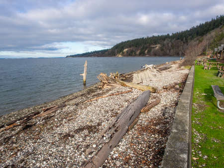 Cama Beach State Park is a public recreation area facing Saratoga Passage on the southwest shore of Camano Island in Island County, Washington. The state park preserves the site of a renovated, modernized 1930s-era auto court and fishing resort.の写真素材