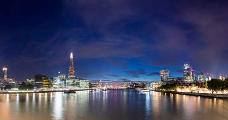 Lovely London Panoramic Cityscape Photo at Sunset with Amazing Skylineのeditorial素材