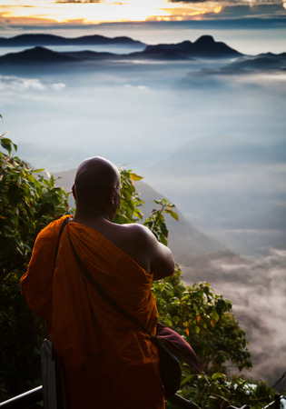 Amazing sunrise seen from Sri Padaの写真素材