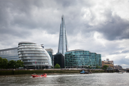 LONDON/UK - MAY 20 : The Shard, City Hall, HMS Belfast and the River Thames in Londonのeditorial素材