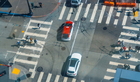 SAN FRANCISCO- MAY 1st 2019: Traffic passes through a busy intersection in Union Square San Franciscoのeditorial素材