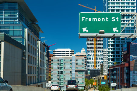SAN FRANCISCO- MAY 1st 2019: Traffic travels on the expressway in San Francisco, CAのeditorial素材