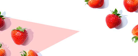 Fresh red strawberries overhead view - flat layの写真素材