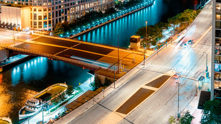 Skyscapers along the Chicago Riverの写真素材