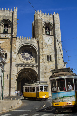 View of the historical landmark Cathedral of Se, located in Lisbon, Portugal.のeditorial素材