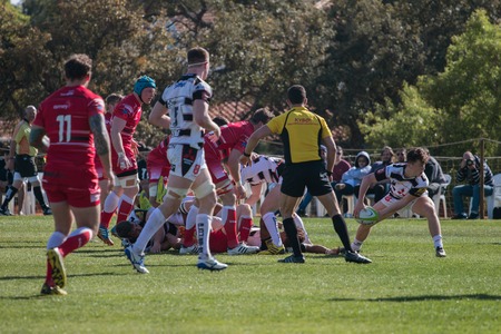 VILAMOURA, PORTUGAL-APRIL 2, 2015: Rugby players in action in the Algarve Rugby Festival. Gloucester XV Vs. British Armyのeditorial素材