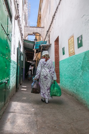 Typical narrow streets of the labirintical medina of Tetouan, Morocco.のeditorial素材