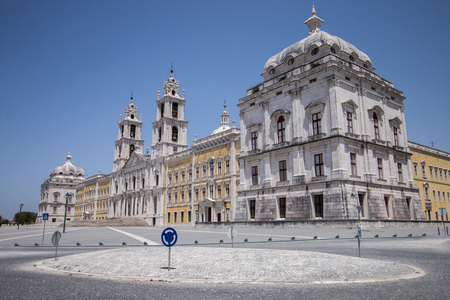 Wide view of the National Palace of Mafra landmark, Portugal.のeditorial素材