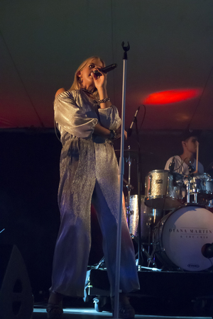 FARO, PORTUGAL: 2nd SEPTEMBER, 2017 - Music band, Diana Martinez & the crib, performs on Festival F, a big festival on the city of Faro, Portugal.のeditorial素材