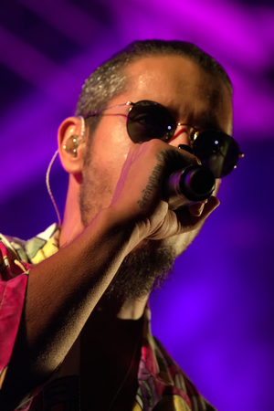 FARO, PORTUGAL: 31st SEPTEMBER, 2017 - Music band, Expensive Soul, performs on Festival F, a big festival on the city of Faro, Portugal.のeditorial素材