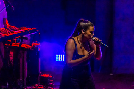 FARO, PORTUGAL: 7th SEPTEMBER, 2023 - Music band, Iolanda, performs at Festival F, a big festival in the city of Faro, Portugal.のeditorial素材