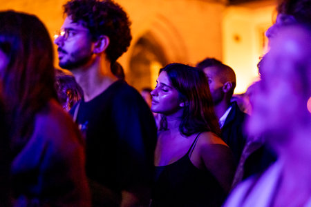 FARO, PORTUGAL: 7th SEPTEMBER, 2023 - Audience watch music artist on Festival F, a big festival in the city of Faro, Portugal.のeditorial素材
