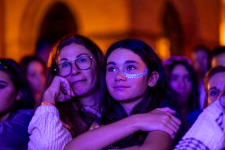 FARO, PORTUGAL: 7th SEPTEMBER, 2023 - Audience watch music artist on Festival F, a big festival in the city of Faro, Portugal.のeditorial素材