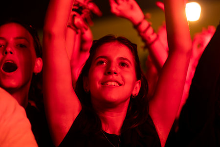 FARO, PORTUGAL: 7th SEPTEMBER, 2023 - Audience watch music artist on Festival F, a big festival in the city of Faro, Portugal.のeditorial素材