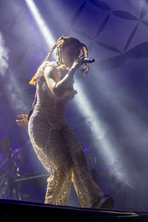 FARO, PORTUGAL: 9th SEPTEMBER, 2023 - Music band, Barbara Tinoco, performs at Festival F, a big festival in the city of Faro, Portugal.のeditorial素材