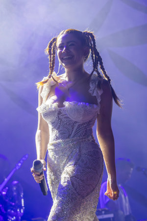 FARO, PORTUGAL: 9th SEPTEMBER, 2023 - Music band, Barbara Tinoco, performs at Festival F, a big festival in the city of Faro, Portugal.のeditorial素材