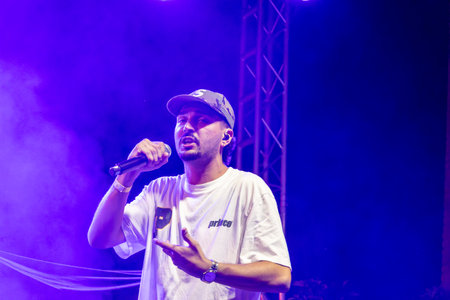 FARO, PORTUGAL: 5th SEPTEMBER, 2024 - Music artist, Azart artist performs on Festival F, a big festival on the city of Faro, Portugal.のeditorial素材