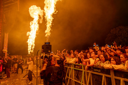 FARO, PORTUGAL: 5th SEPTEMBER, 2024 - Audience watch music artist in the Music Festival F, a big festival on the city of Faro, Portugalのeditorial素材