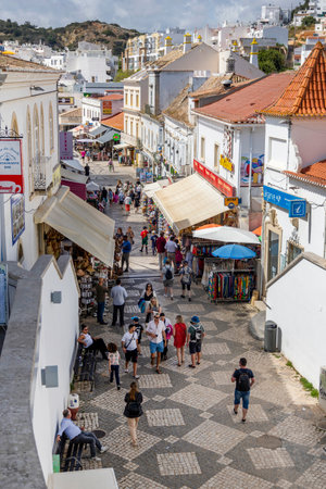 ALBUFEIRA, PORTUGAL - 7th MAY 2024: Traditional portuguese architecture of houses in the region of Albufeira, Portugal.のeditorial素材