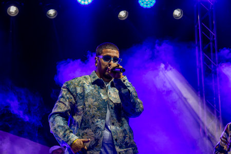 FARO, PORTUGAL: 6th SEPTEMBER, 2024 - Music artist, Art Musa, performs on Festival F, a big festival on the city of Faro, Portugal.のeditorial素材