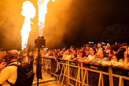 FARO, PORTUGAL: 5th SEPTEMBER, 2024 - Audience watch music artist in the Music Festival F, a big festival on the city of Faro, Portugalのeditorial素材