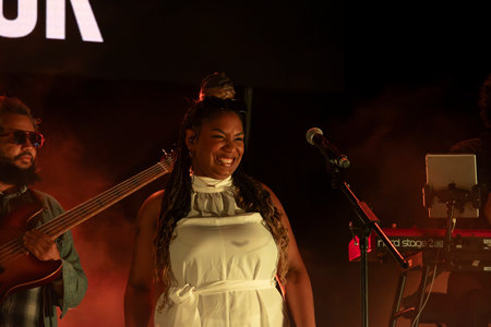 FARO, PORTUGAL: 6th SEPTEMBER, 2024 - Music artist, Acacia Maior , performs on Festival F, a big festival on the city of Faro, Portugal.のeditorial素材