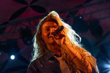 FARO, PORTUGAL: 6th SEPTEMBER, 2024 - Music artist, Milhanas, performs on Festival F, a big festival on the city of Faro, Portugal.のeditorial素材