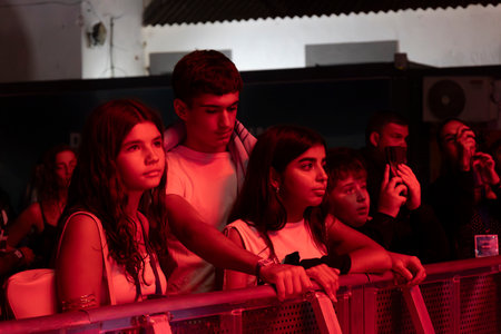 FARO, PORTUGAL: 7th SEPTEMBER, 2024 - Audience watch music artist in the Music Festival F, a big festival on the city of Faro, Portugalのeditorial素材