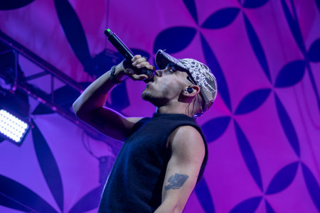 FARO, PORTUGAL: 7th SEPTEMBER, 2024 - Music artist, Van Zee, performs on Festival F, a big festival on the city of Faro, Portugal.のeditorial素材