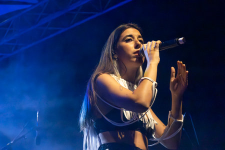 FARO, PORTUGAL: 5th SEPTEMBER, 2024 - Music artist, Ines Apenas, performs on Festival F, a big festival on the city of Faro, Portugal.のeditorial素材