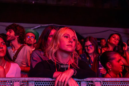 FARO, PORTUGAL: 5th SEPTEMBER, 2024 - Audience watch music artist in the Music Festival F, a big festival on the city of Faro, Portugalのeditorial素材