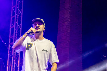 FARO, PORTUGAL: 5th SEPTEMBER, 2024 - Music artist, Azart artist performs on Festival F, a big festival on the city of Faro, Portugal.のeditorial素材