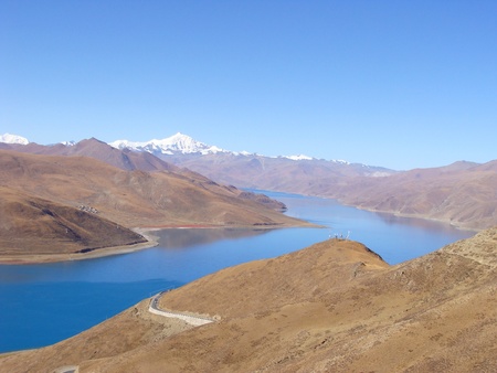 A view Himalaya mountain at Yumdrog lake Tibet の素材