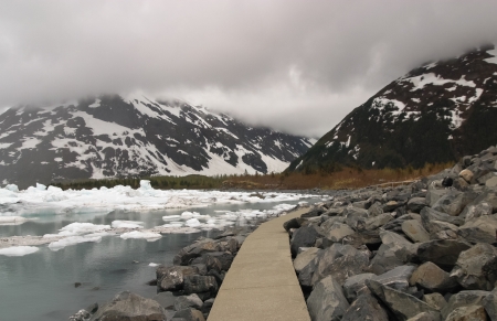 Byron Glacier trail- Alaskaの写真素材