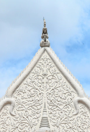 White of Thai art on temple gableの写真素材