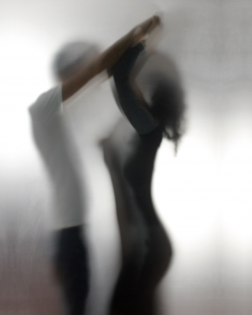 Silhouettes of a two lovers の写真素材