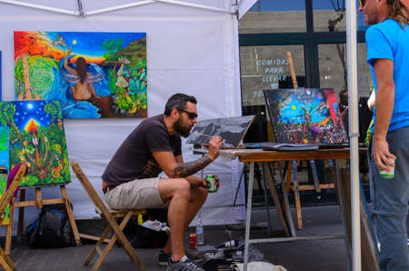 Stage shows, concerts, performances, circus acts flood the city and turn the streets into a kind of permanent stage.のeditorial素材