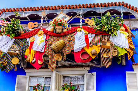 Everywhere in Tenerife these folk festivals are celebrated with music and dance. In the regional costume, with decorated wagons pulled by oxen, people move through the village.のeditorial素材