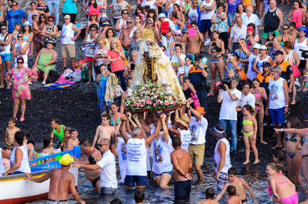 The largest festival of its kind in Puerto de la Cruz. The festival of fishermen and sailors. The highlight is a boat procession along the coast.のeditorial素材