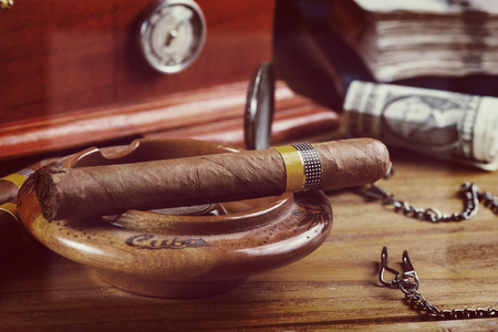 cuban cigars on tableの写真素材