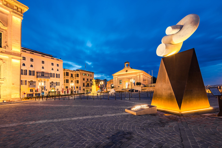 VALLETTA, MALTA - MARCH , 2018: Sculpture illuminated at evening in European Culture Capital for 2018 Valletta,Maltaの写真素材
