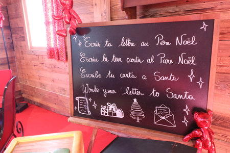 Blackboard with the message that you write your letter to Santa Claus in several languagesの写真素材