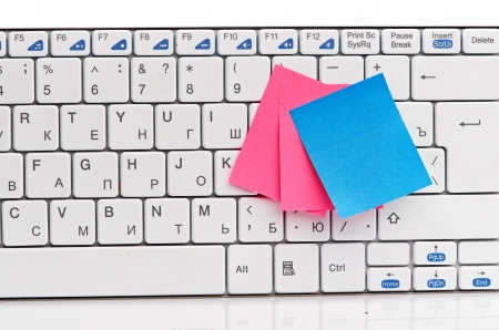 memo on white keyboard can use as backgroundの写真素材